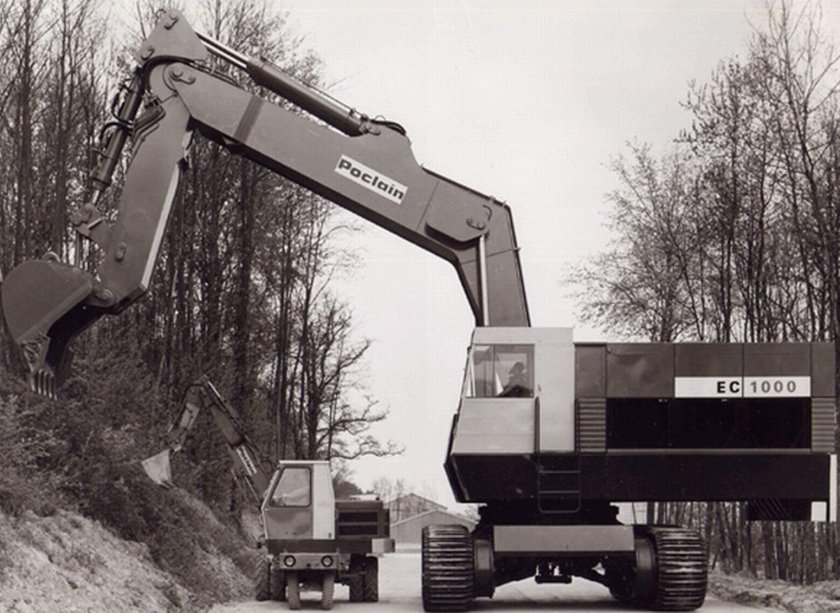 Экскаватор Poclain