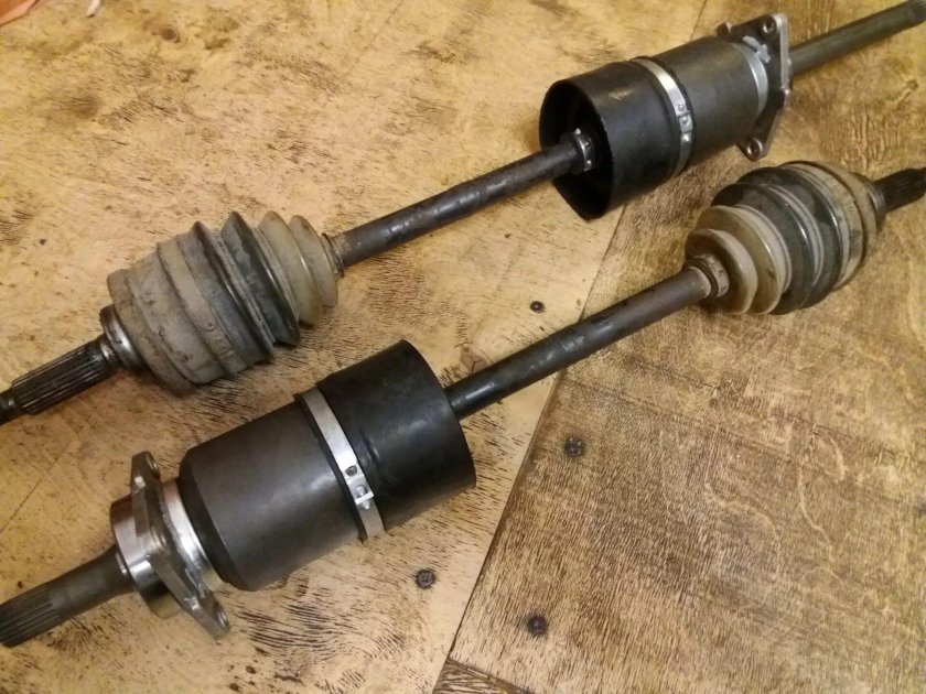 Привод передний правый Нива 2121