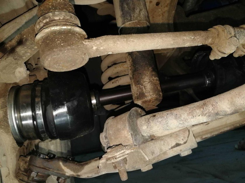 Привод передних колес Chevrolet Niva 1.7