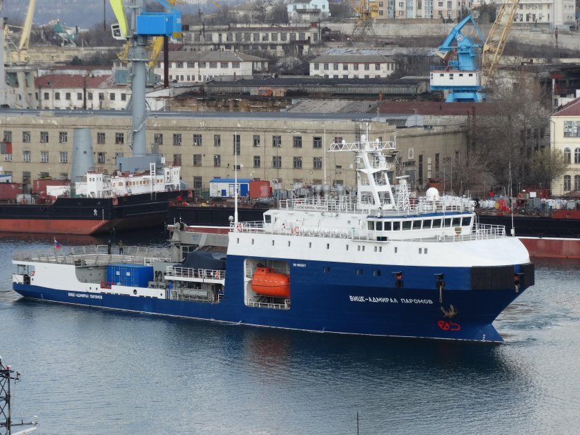 Малый морской танкер проекта 03182 вице Адмирал паромов