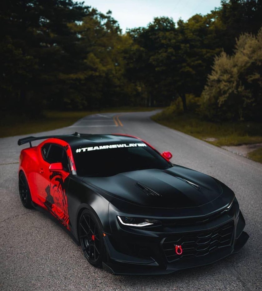 Шевроле Камаро красно черная