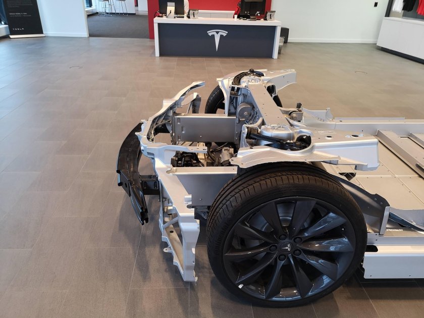 Электромотор Tesla model 3