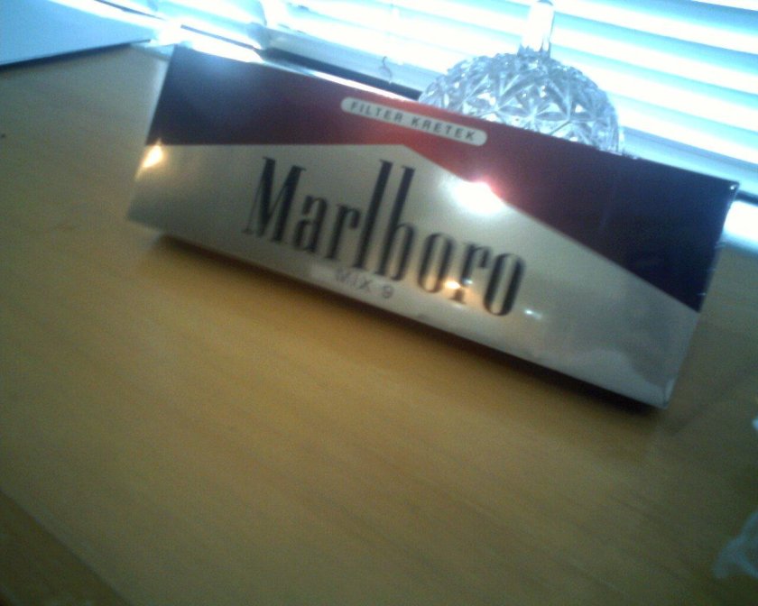 Сигареты Мальборо красные