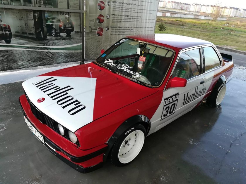 BMW e30 Marlboro