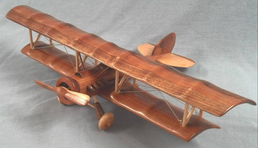 Самолёт биплан из дерева