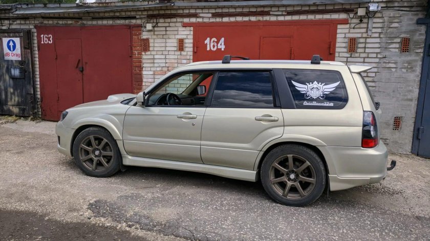 Фендер Subaru Forester sg5