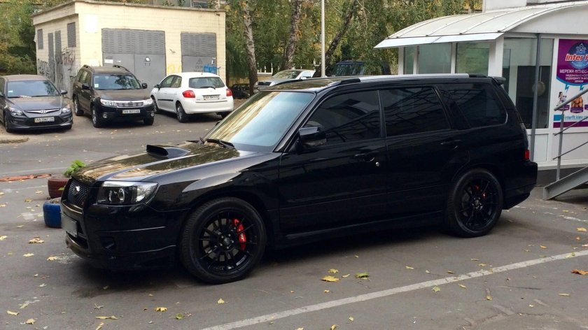 Subaru Forester sg5 черный