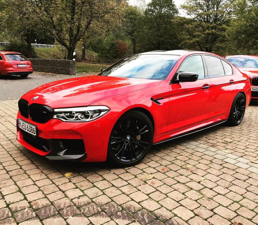 BMW m5 Red