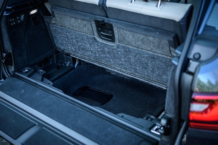 BMW x7 багажник