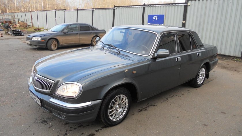 Волга ГАЗ 31105