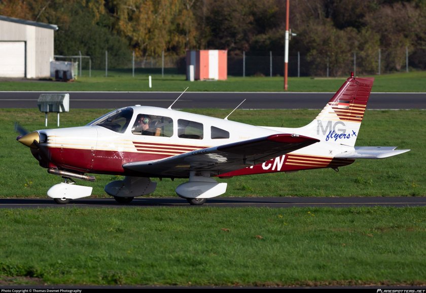 Piper pa 28 arrow салон