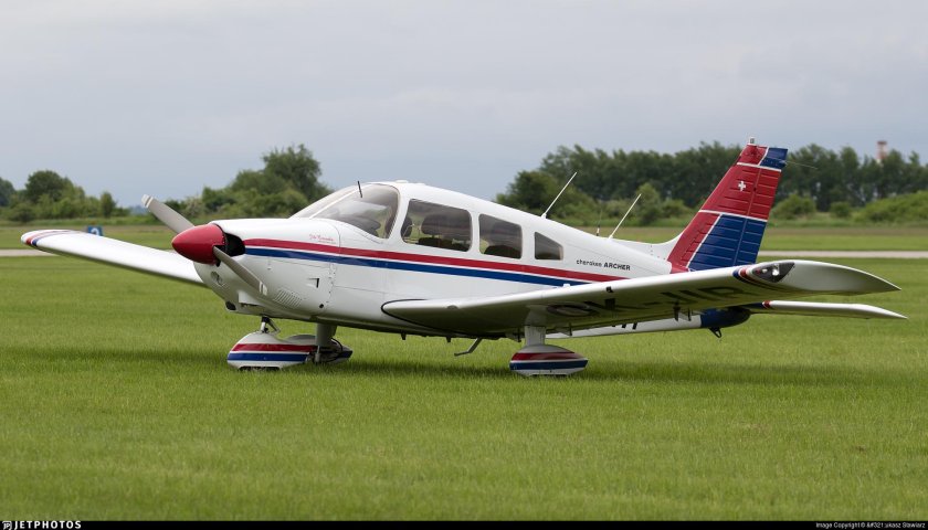 Piper pa-28-180 Cherokee