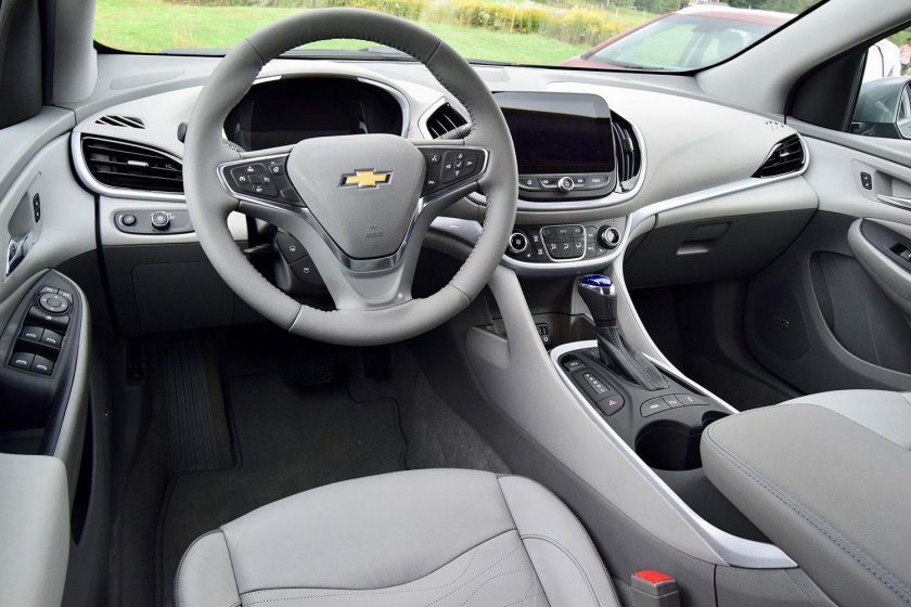 Chevrolet Volt 2 салон