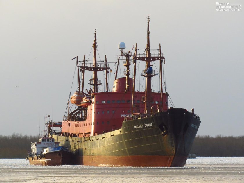 Теплоход Михаил сомов