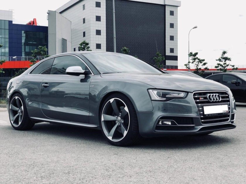 Nardo Grey Audi