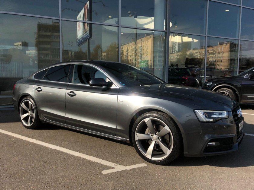 Audi серая
