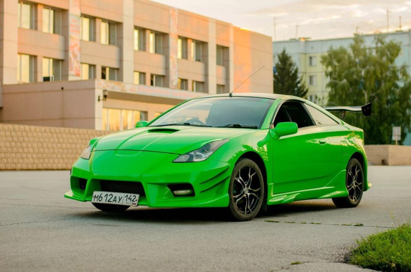 Тойота Селика зеленая