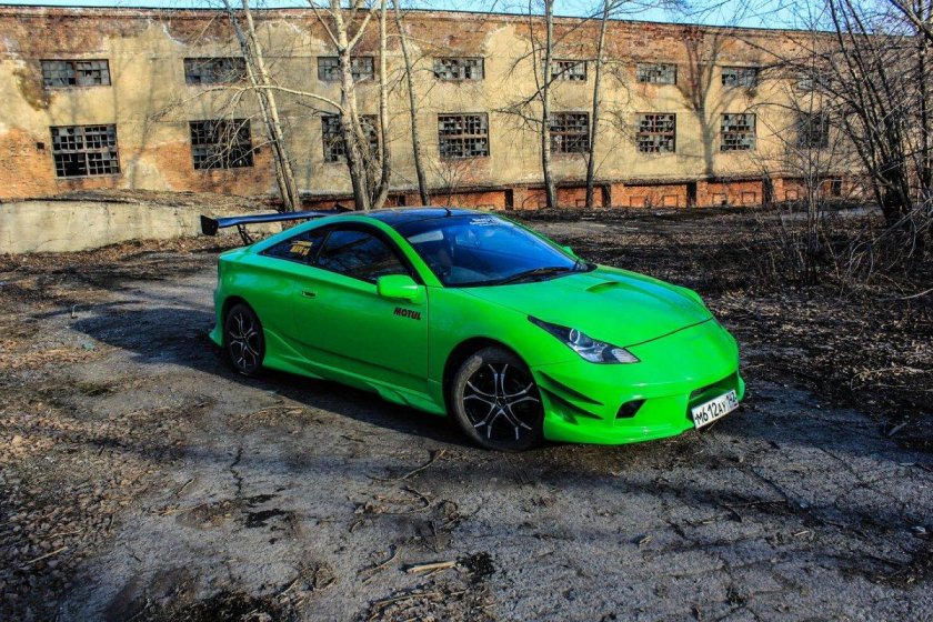 Тойота Селика 2000 зеленая