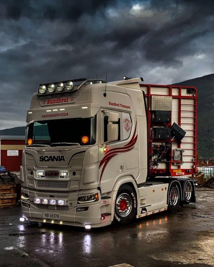 Scania v 8