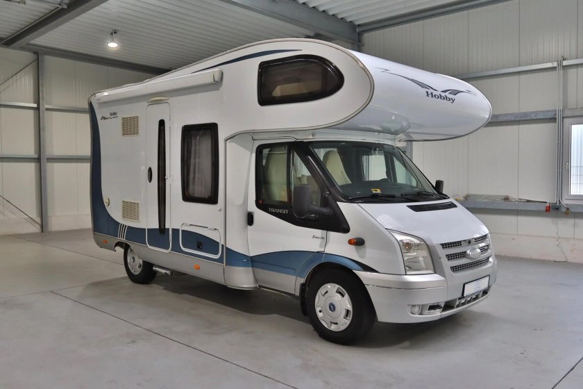 Альковный автодом