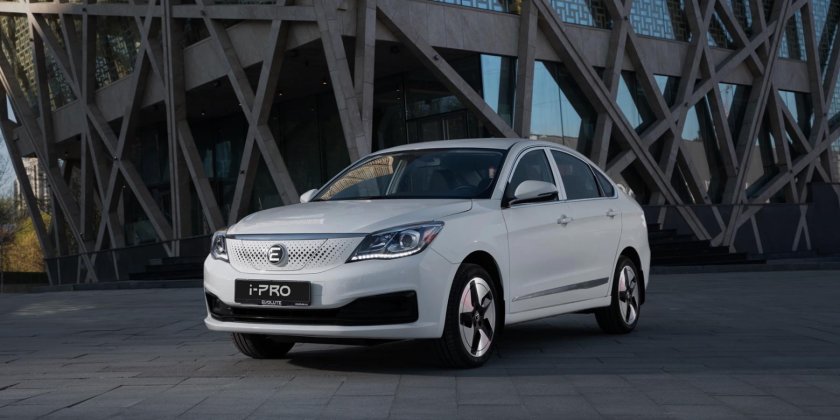 Zeekr 001 2024 седан