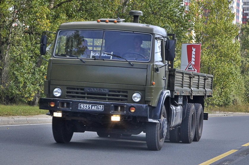 КАМАЗ 5320 военный бортовой