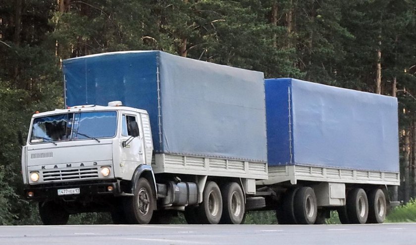 Грузовик КАМАЗ 53212