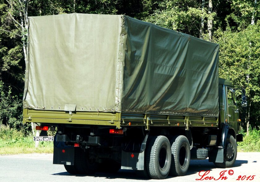 КАМАЗ 5320 бортовой тентованный