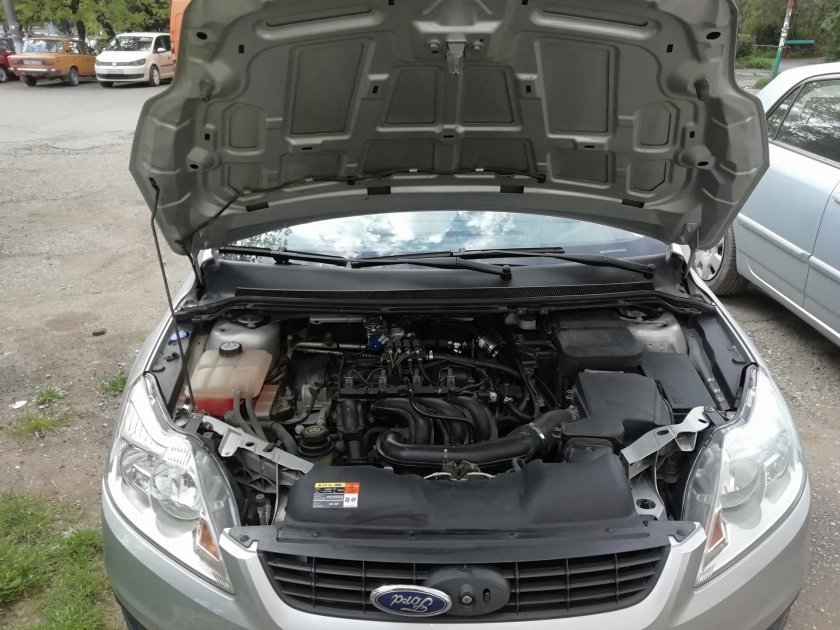 Форд фокус 2 открытый капот