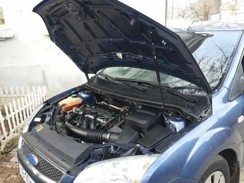 Форд фокус 2 открытый капот