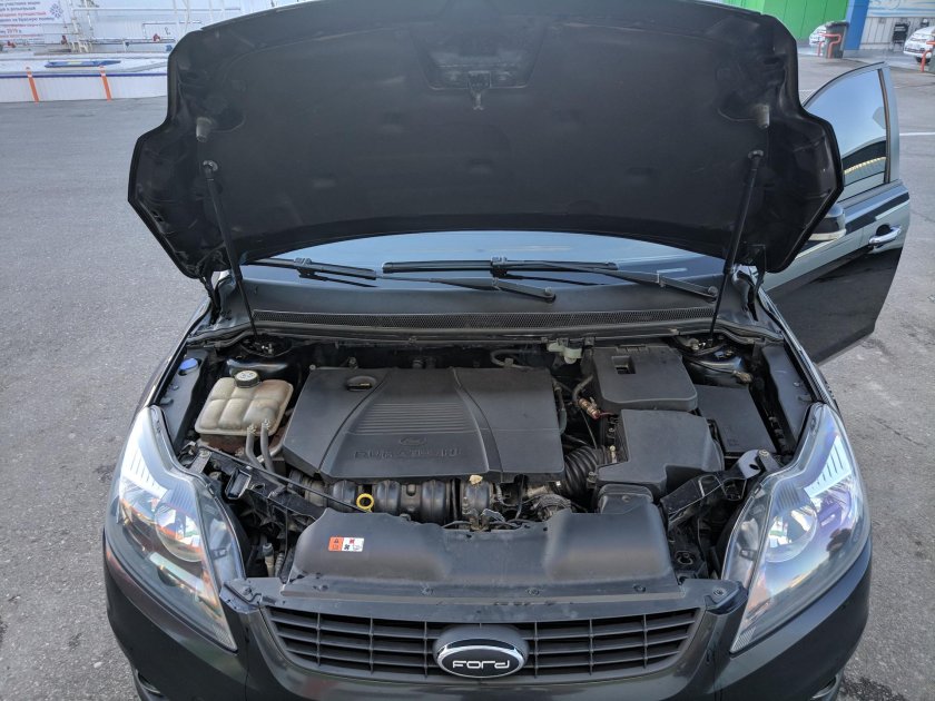 Форд фокус 2 открытый капот