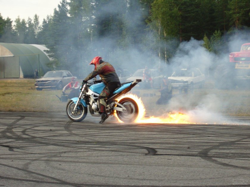 Бернаут на эндуро