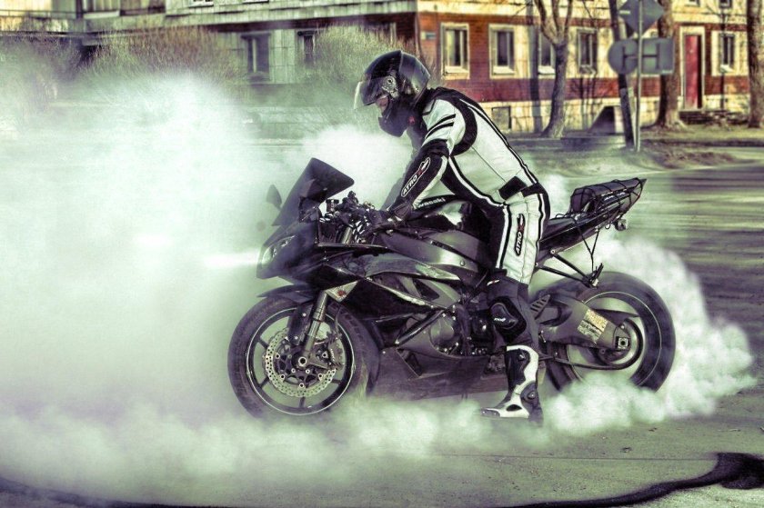 Бернаут на мото