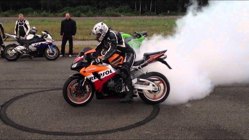 Дрифт на мотоцикле