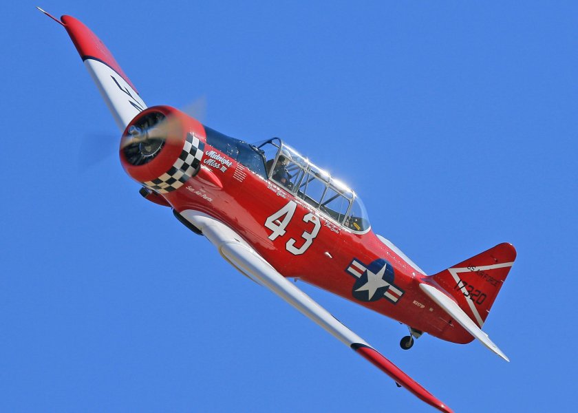 Красный самолет