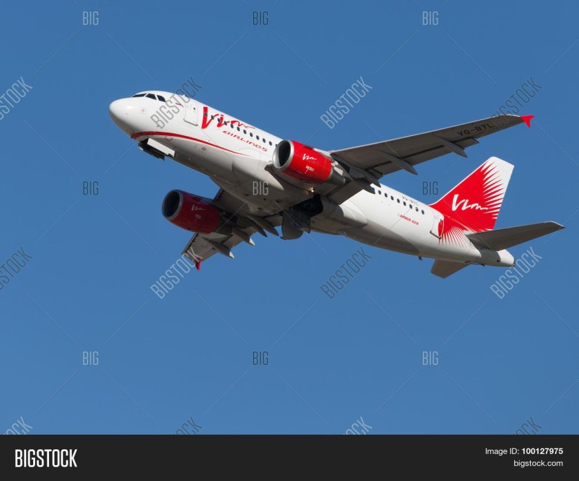 Самолеты Аэробус с красно белой расцветкой