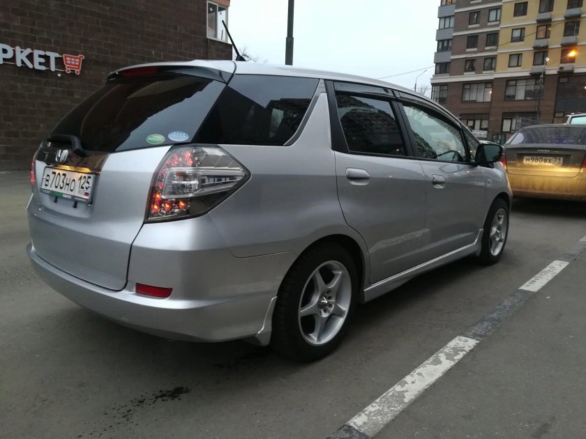 Хонда фит шаттл на 17 литье