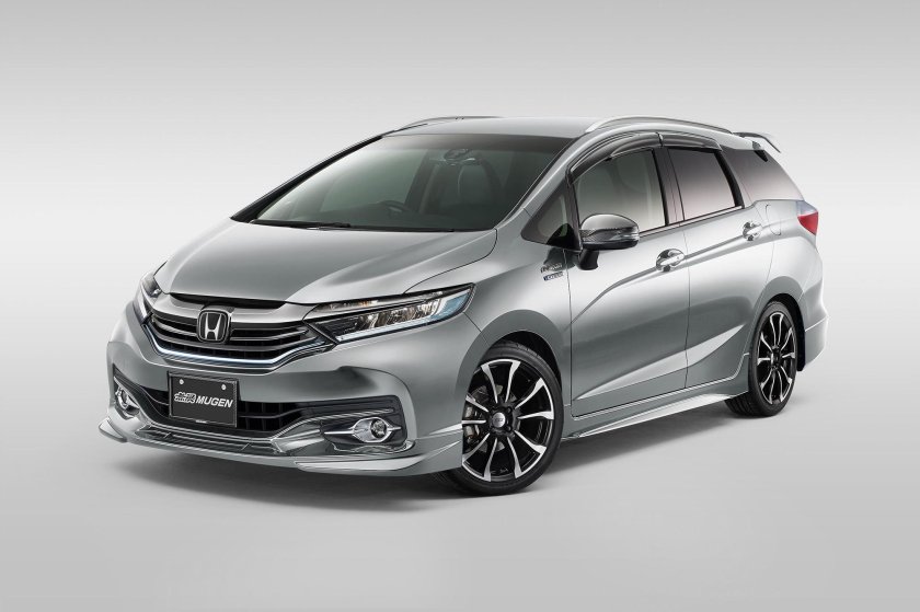 Honda Fit Shuttle Hybrid 2018