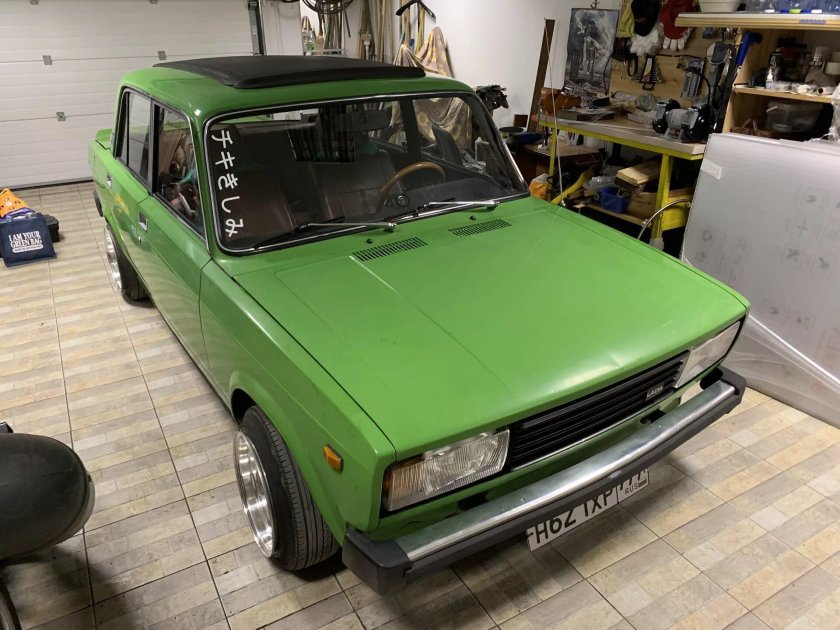 Полированный бампер 2105