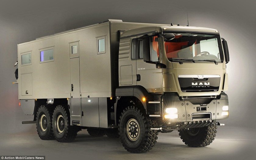 Автодом Mercedes 8x8 Expedition