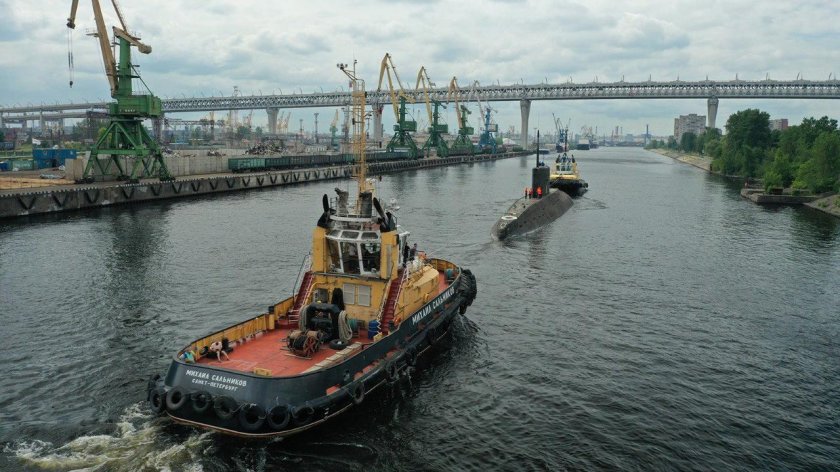 Катер в Магадане