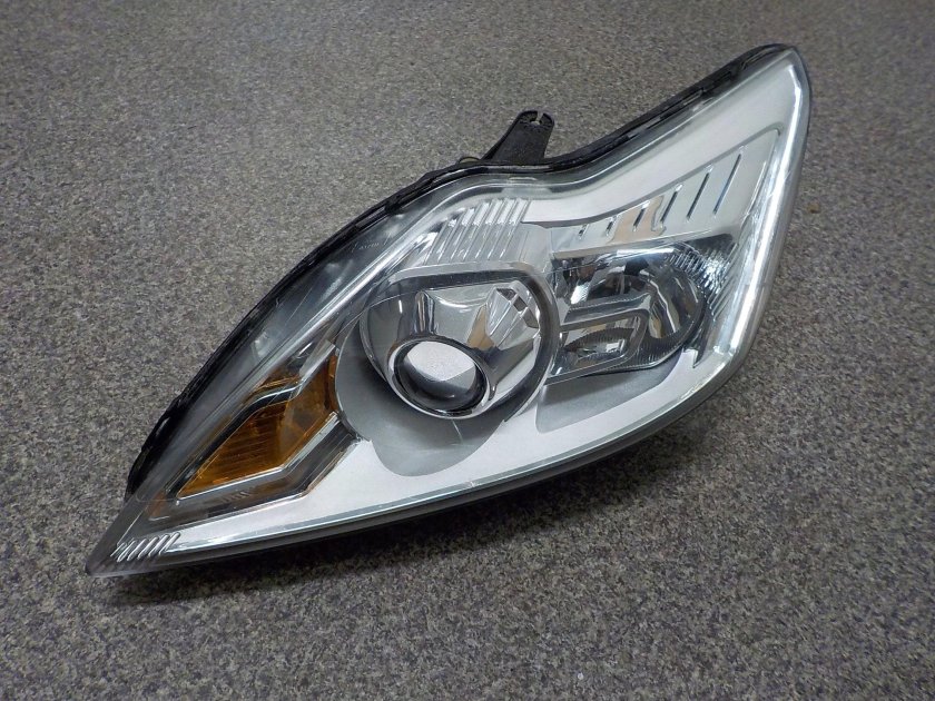 Фара Форд фокус 2