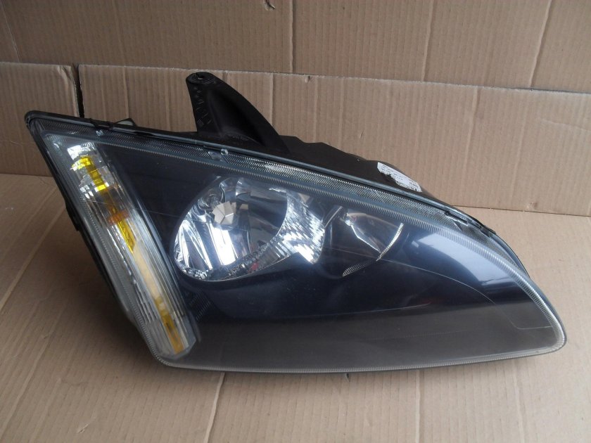 Фара правая ford focus 2