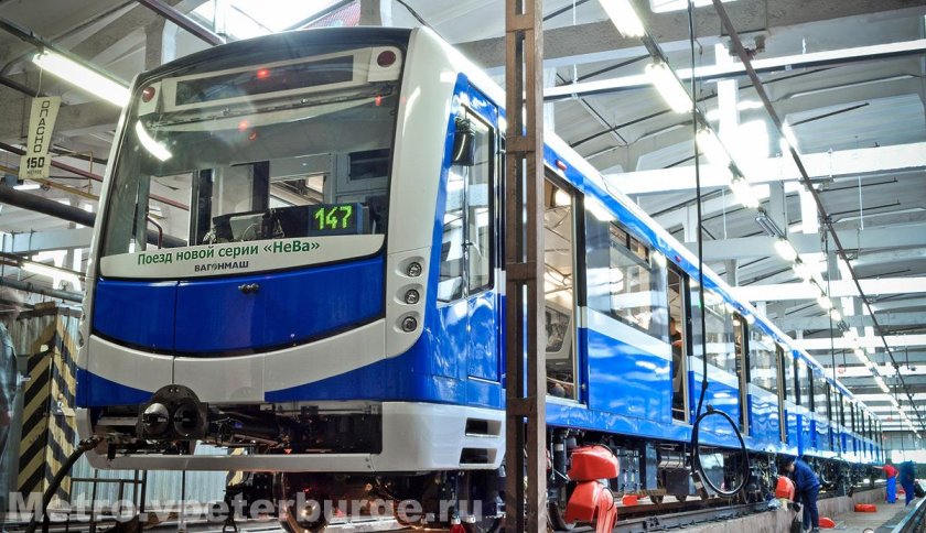 Вагон метро нева
