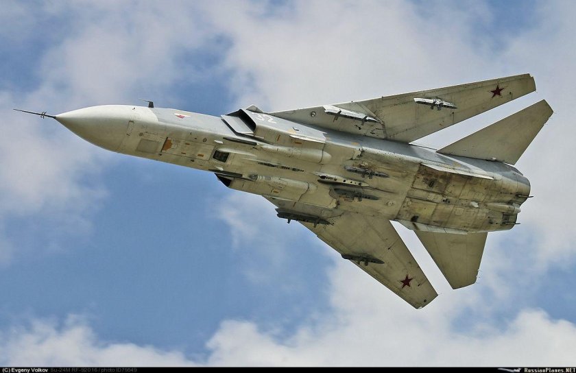 Су 24 бомбардировщик