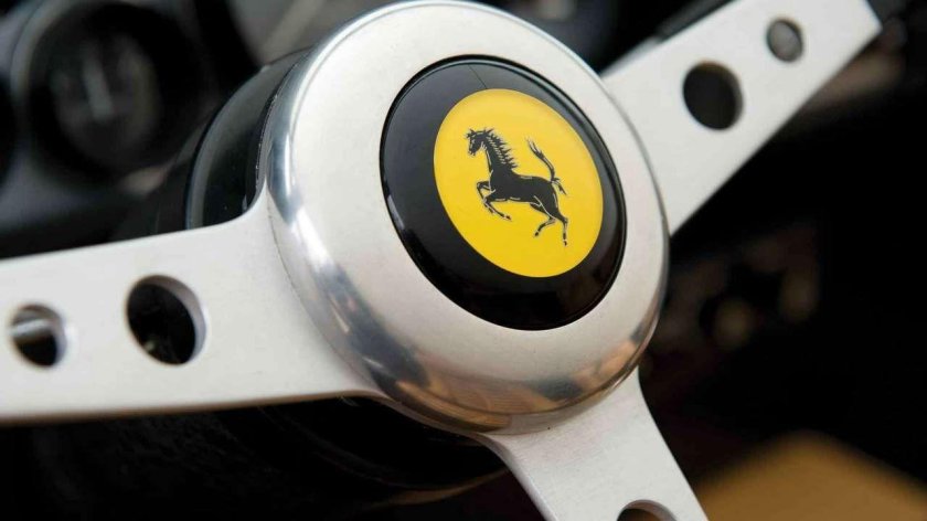 Значок феррари