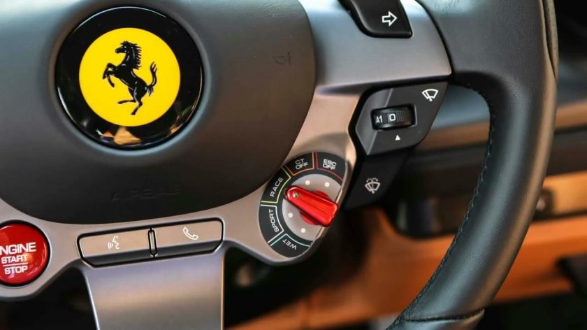 Ferrari f8 tributo салон