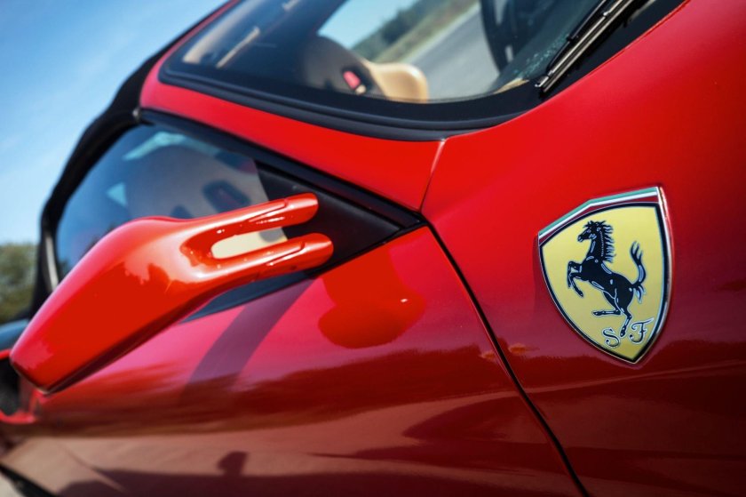 Наклейка Феррари