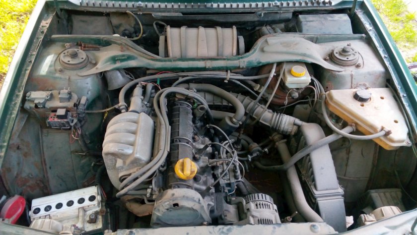 Москвич 2141 с двигателем Рено 2.0