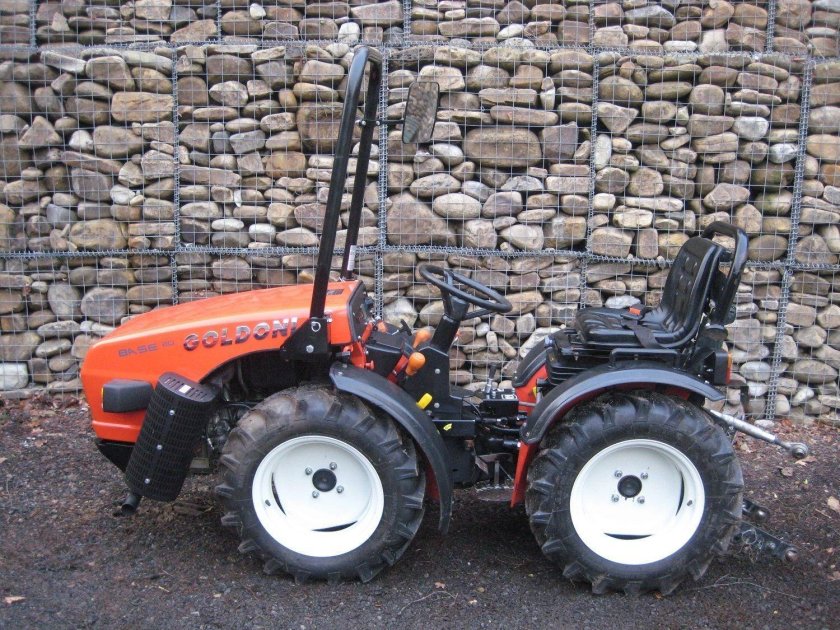 Goldoni трактор